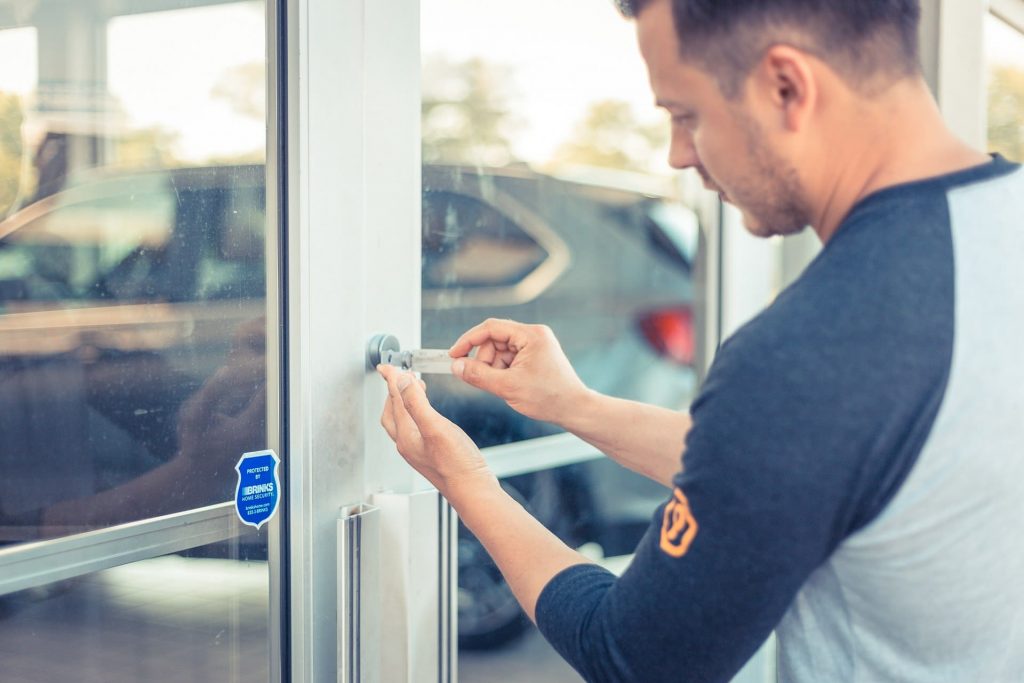 Importance of choosing a trusted and reliable emergency locksmith