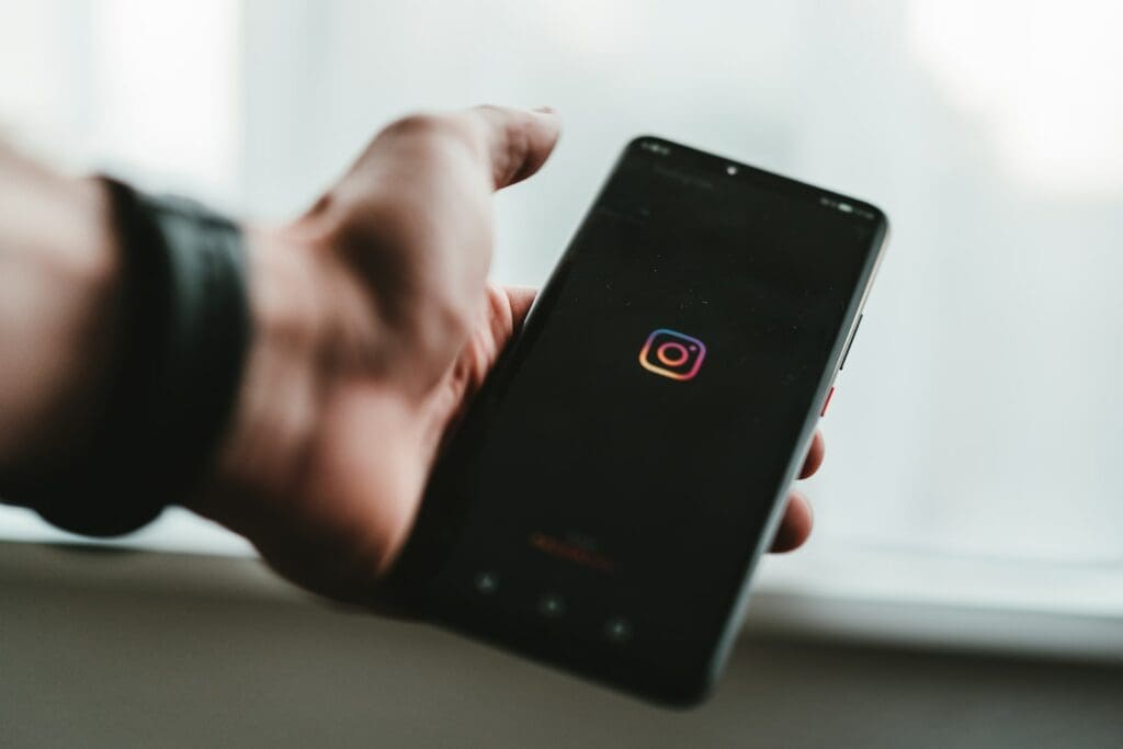 Building a Loyal Instagram Following: Key Techniques